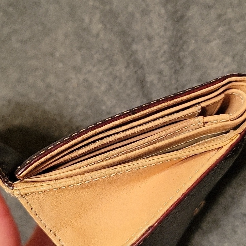 Small Kate Spade wallet snap & zipper closure...sew pictures for condition - Picture 14 of 15